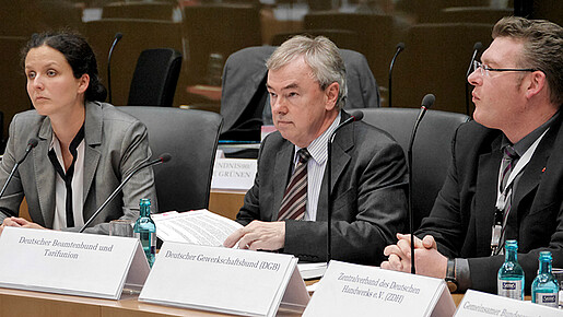 Klaus Dauderstädt bei der Anhörung zum GKV Finanzstrukturgesetz Klaus Dauderstädt bei der Anhörung zum GKV Finanzstrukturgesetz