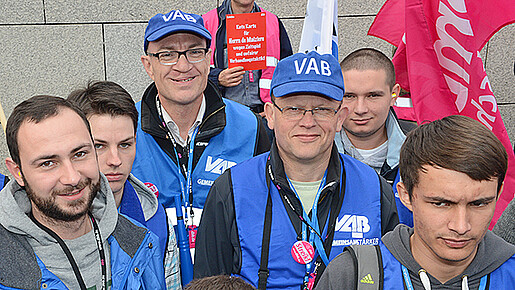 Uwe Busack (3. von rechts)