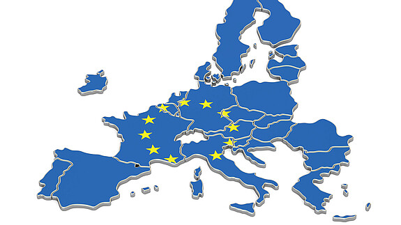 Das Foto zeigt eine Karte, auf denen die Umrisse der EU-Mitgliedstaaten zu sehen sind.