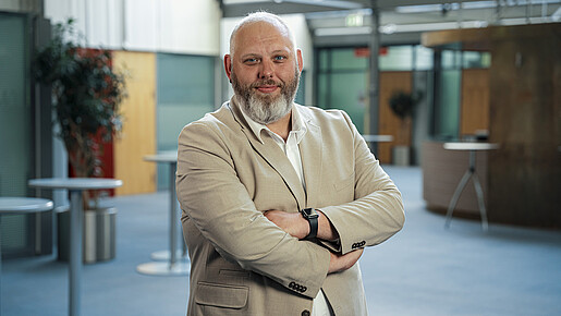 Zu sehen ist Toni Nickel, stellvertretender Vorsitzender der dbb jugend