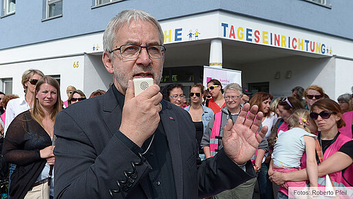 Streikkundgebung von Beschäftigten im Sozial- und Erziehungsdienst in Bonn Streikkundgebung von Beschäftigten im Sozial- und Erziehungsdienst in Bonn