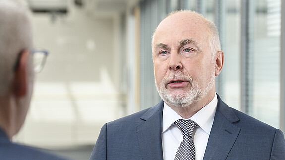 Ulrich Silberbach dbb Chef Ulrich Silberbach im Gespräch