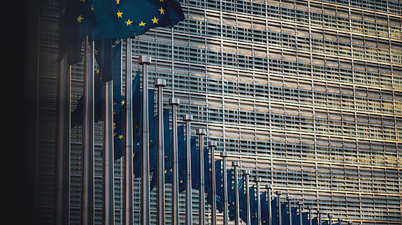 Personalentwicklung für und mit Europa gefordert Weniger Deutsche in EU-Verwaltung: dbb fordert Strategie für Personalentwicklung