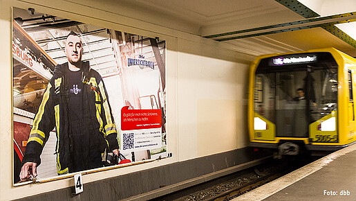 Die Unverzichtbaren, Plakat in der Berliner U-Bahn Die Unverzichtbaren, Plakat in der Berliner U-Bahn