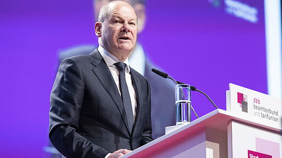 Bundeskanzler Olaf Scholz beim dbb Gewerkschaftstag am 29. November 2022 in Berlin.
