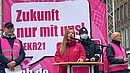 Die stellvertretende Vorsitzende der dbb jugend Liv Grolik bei ihrer Rede zur Demo in Hamburg